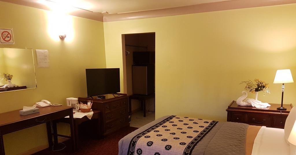 Capri Motel Port Colborne Extérieur photo