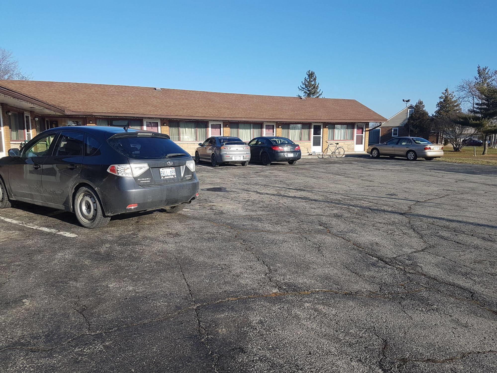 Capri Motel Port Colborne Extérieur photo